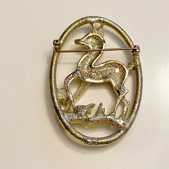 Vintage Sarah Coventry Fawn Deer Gold Tone Brooch Costume Jewelry Whimsy Pin - Picture 2 of 4